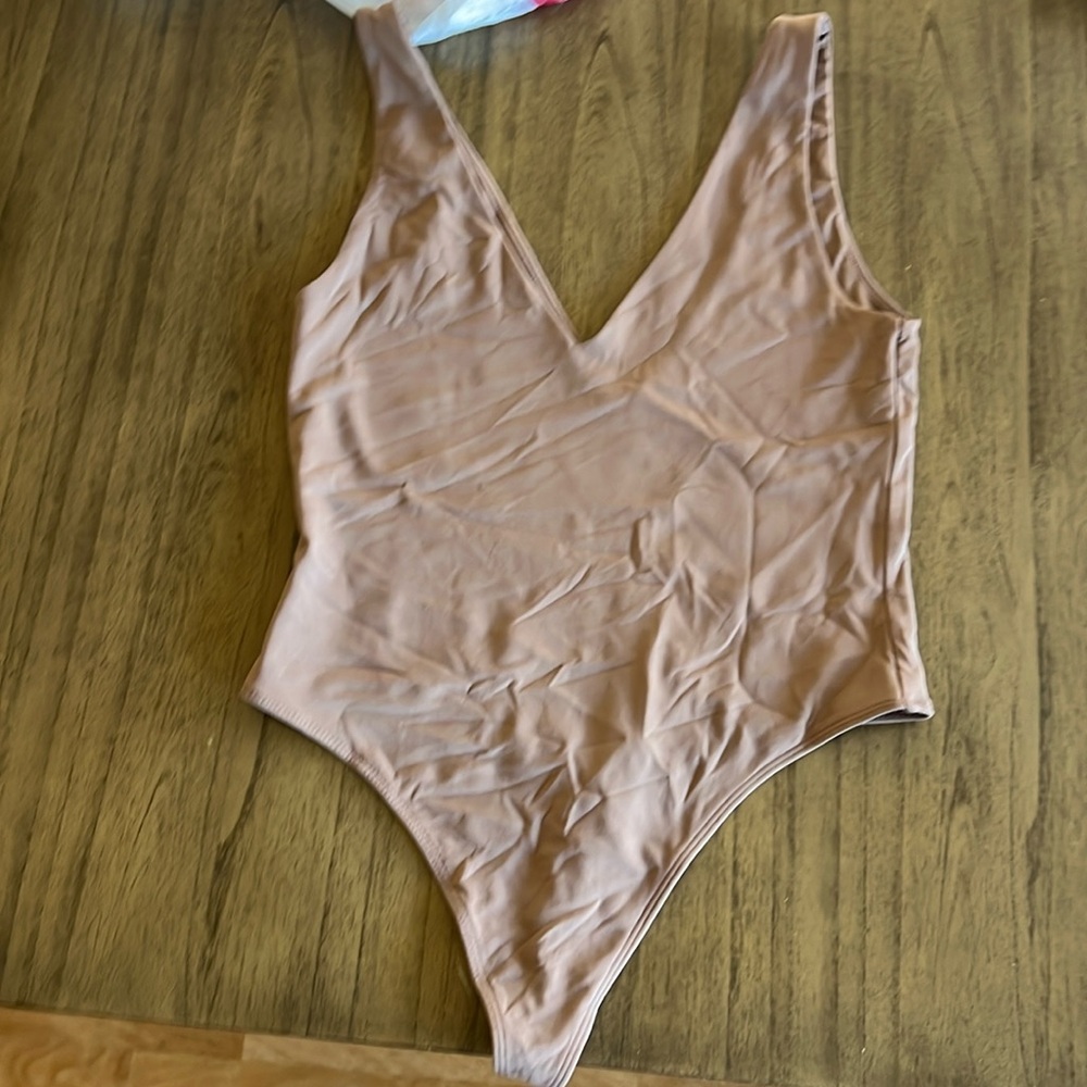 Babaton (Aritzia) size L bodysuit